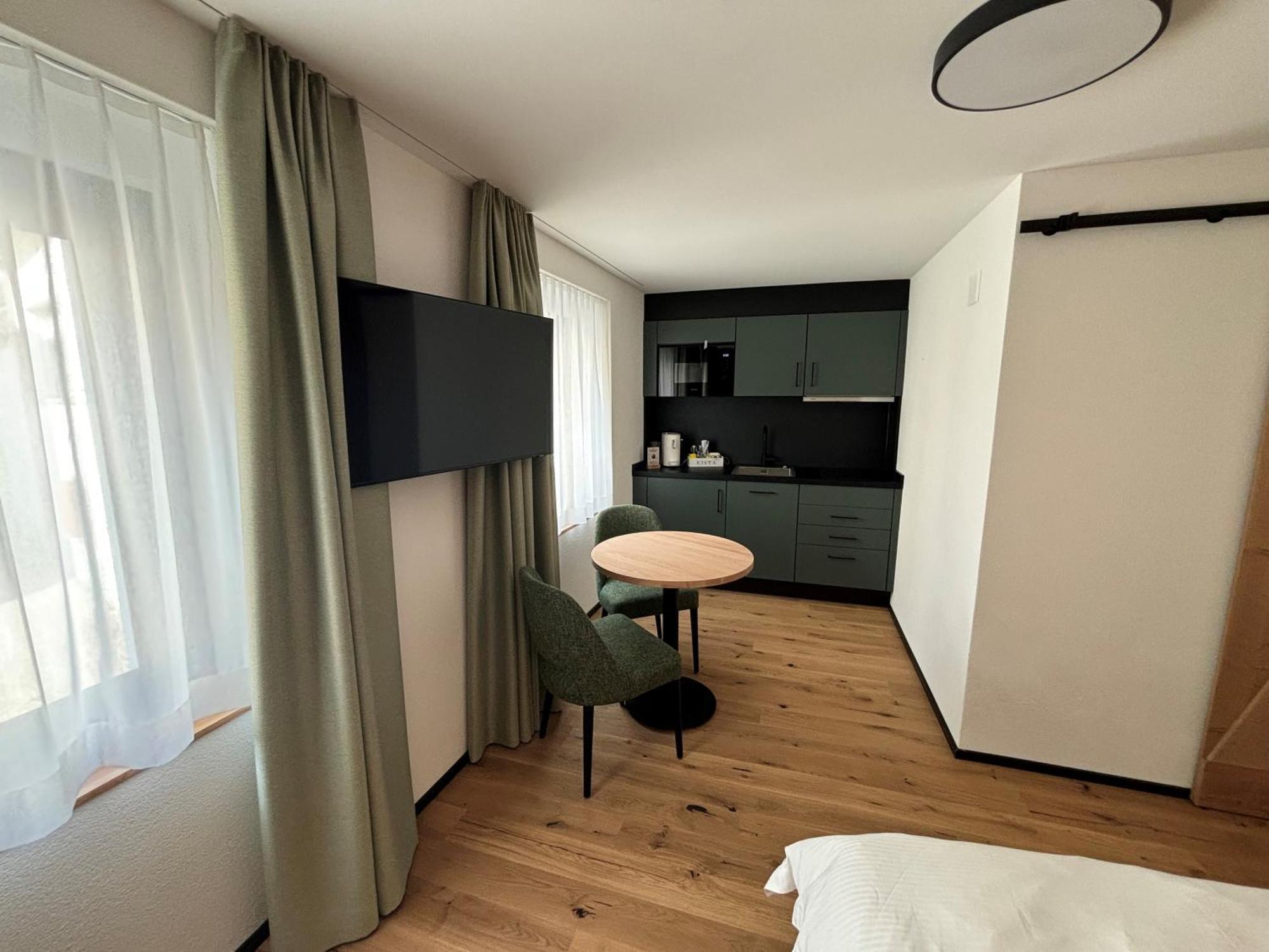 Appart Hotel Pitschonia Self Check-In อันแดร์ ภายนอก รูปภาพ