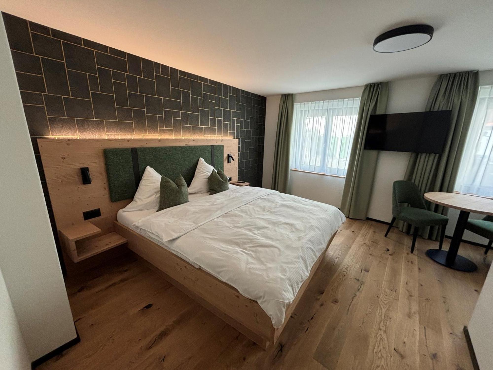 Appart Hotel Pitschonia Self Check-In อันแดร์ ภายนอก รูปภาพ