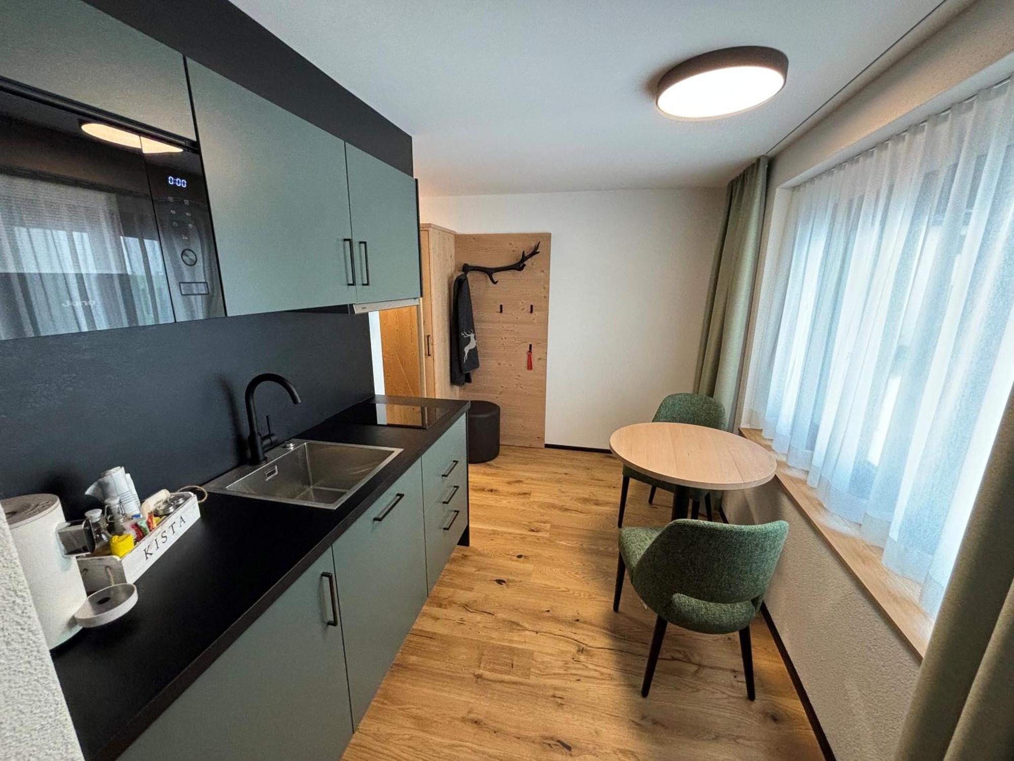 Appart Hotel Pitschonia Self Check-In อันแดร์ ภายนอก รูปภาพ
